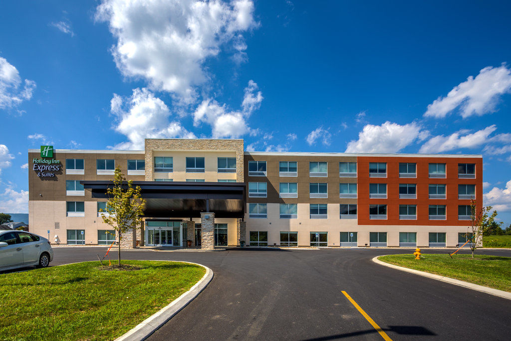 Holiday Inn Express & Suite Milroy - Reedsville מראה חיצוני תמונה