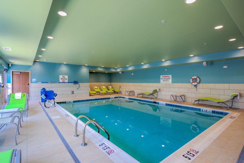 Holiday Inn Express & Suite Milroy - Reedsville מראה חיצוני תמונה
