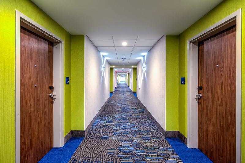 Holiday Inn Express & Suite Milroy - Reedsville מראה חיצוני תמונה
