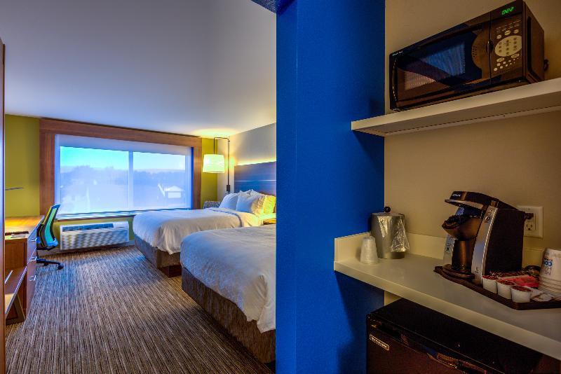 Holiday Inn Express & Suite Milroy - Reedsville מראה חיצוני תמונה