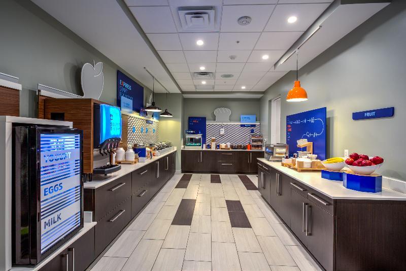 Holiday Inn Express & Suite Milroy - Reedsville מראה חיצוני תמונה